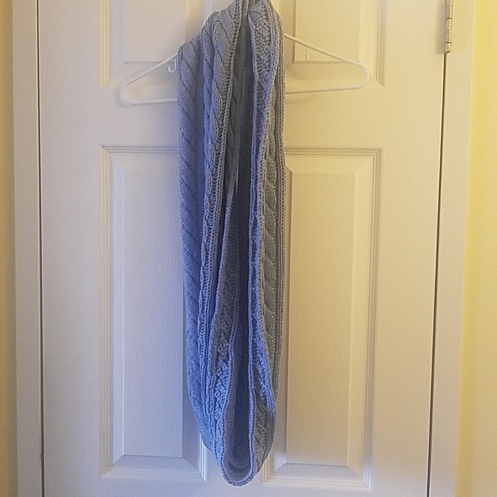 NWT Final Price on New York & Co. Infinity 🧣